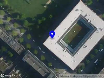 Traumahelikopter met grote spoed naar de Ed Pelsterpark in Amsterdam