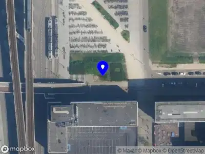 Ambulance met gepaste spoed naar de Teleportboulevard in Amsterdam