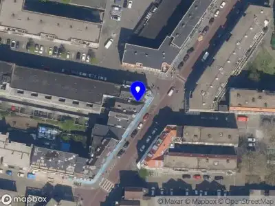 Ambulance met grote spoed naar de Crooswijkseweg in Rotterdam