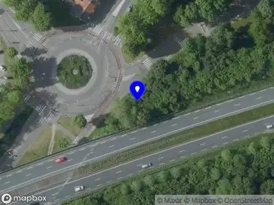 Brandweer met gepaste spoed naar de Schoolstraat in Roermond vanwege afhijsen patient