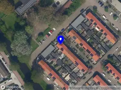 Ambulance met grote spoed naar de Van Ruysdaelstraat in Krimpen aan den IJssel