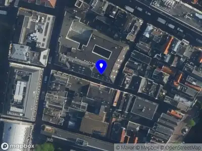 Ambulance met gepaste spoed naar de Pieter Jacobszstraat in Amsterdam