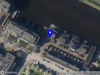 Ambulance met grote spoed naar de Schansenburg in Alphen aan den Rijn
