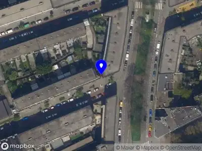 Ambulance met grote spoed naar de De Vliegerstraat in Rotterdam
