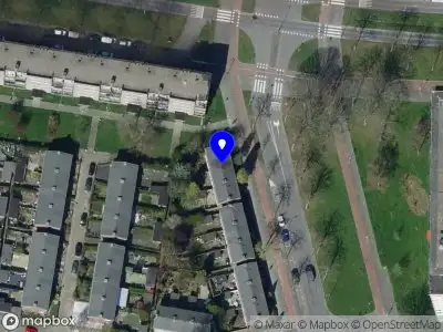 Ambulance met grote spoed naar de Meyenhage in Rotterdam