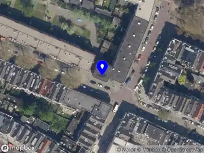 Ambulance met grote spoed naar de Gerard Scholtenstraat in Rotterdam