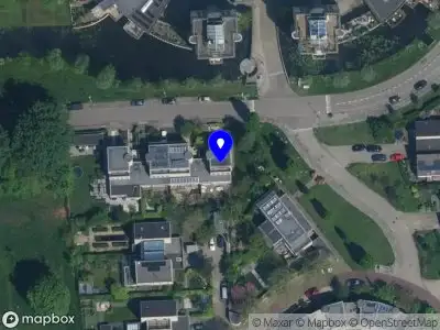 Ambulance naar de Zwemmerslaan in Haarlem vanwege ongeval met letsel