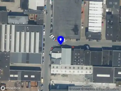 Ambulance en brandweer met grote spoed naar de James Wattstraat in IJmuiden