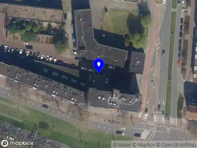 Ambulance met grote spoed naar de Vondelhof in Rotterdam