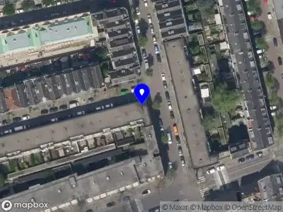 Ambulance met grote spoed naar de 3e Carnissestraat in Rotterdam