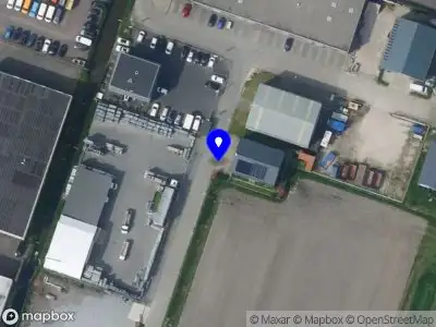 Ambulance met grote spoed naar de Neerlandia in Stompetoren