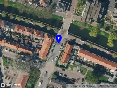 Politie naar de Brugstraat in Tiel vanwege aanrijding met letsel