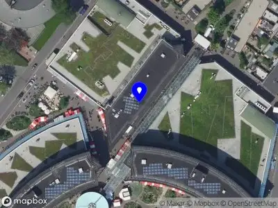 Ambulance met grote spoed naar de Van Eesterenplein in Dordrecht