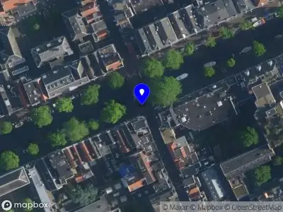 Ambulance met grote spoed naar de Rozenstraat in Amsterdam