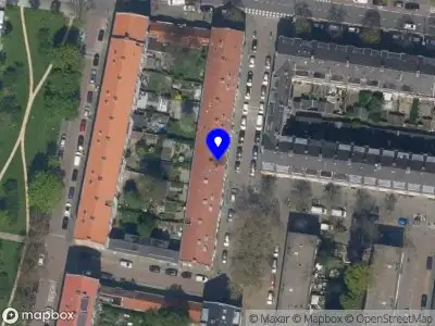 Ambulance met grote spoed naar de Deensestraat in Rotterdam