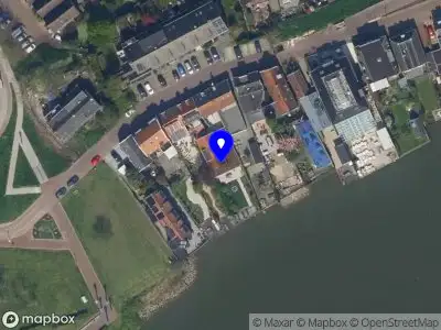 Ambulance met grote spoed naar de Dorpsstraat in Capelle aan den IJssel