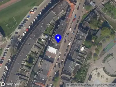 Ambulance met grote spoed naar de Grondherendijk in Rotterdam