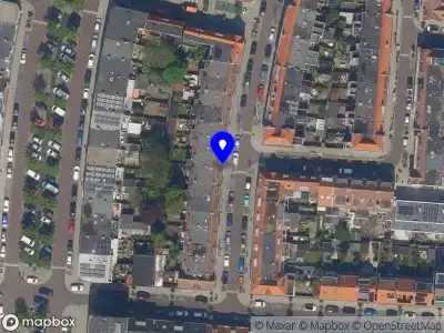 Ambulance met grote spoed naar de J A Alberdingk Thijmstraat in Schiedam