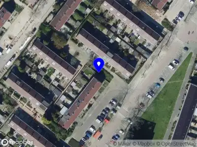 Ambulance met grote spoed naar de Stalnet in Hoogvliet Rotterdam