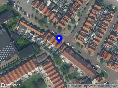 Ambulance met gepaste spoed naar de H J Calkoengracht in Volendam