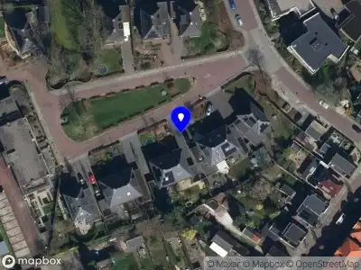 Brandweer met grote spoed naar de Esstraat in Assen vanwege gebouwbrand