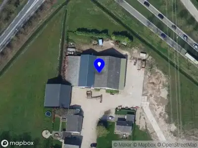 Ambulance met grote spoed naar de 's-Gravendeelseweg in Maasdam