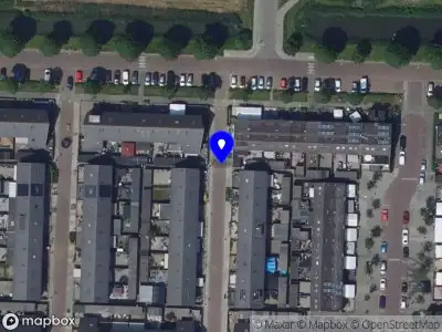 Ambulance met grote spoed naar de Barkstraat in Dordrecht
