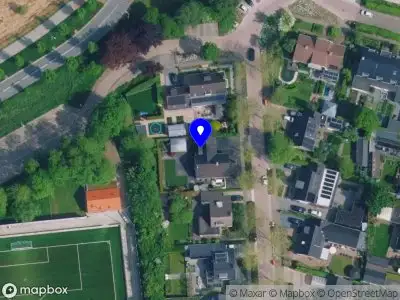 Politie naar de Sportlaan in Genemuiden vanwege aanrijding met letsel