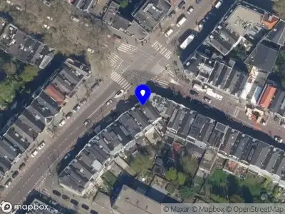 Ambulance met grote spoed naar de Bergweg in Rotterdam
