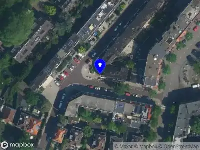 Ambulance met grote spoed naar de Ooievaarsweg in Amsterdam