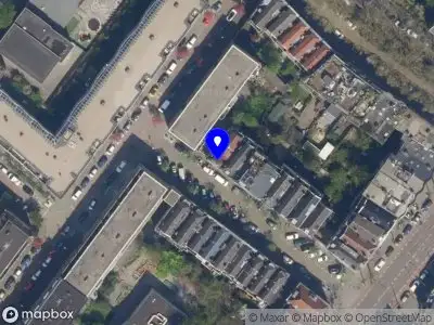 Ambulance met grote spoed naar de Van den Hoonaardstraat in Rotterdam