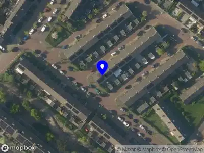 Ambulance met grote spoed naar de Van Dam van Isseltstraat in Wassenaar