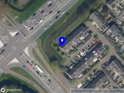 Ambulance met grote spoed naar de Merellaan in Capelle aan den IJssel