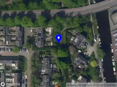 Ambulance met grote spoed naar de Demmerik in Vinkeveen