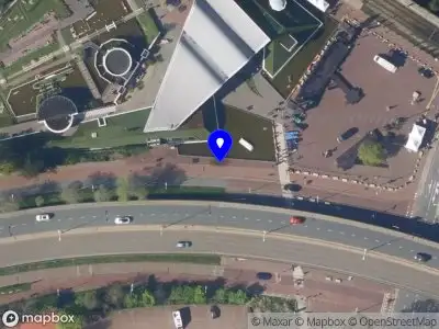 Ambulance met grote spoed naar de George Maduroplein in 's-Gravenhage