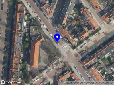 Ambulance met grote spoed naar de Hugo de Grootstraat in Delft