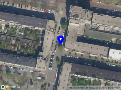 Ambulance met grote spoed naar de 1e Crooswijksedwarsstraat in Rotterdam