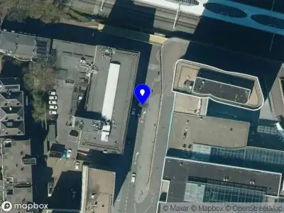 Brandweer met gepaste spoed naar de Stationsplein-West in Arnhem