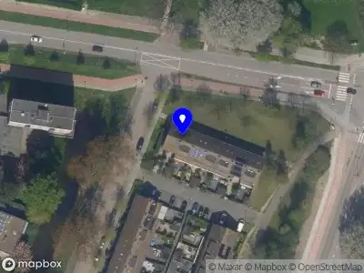 Ambulance met grote spoed naar de Graaf Arnulfstraat in Vlaardingen