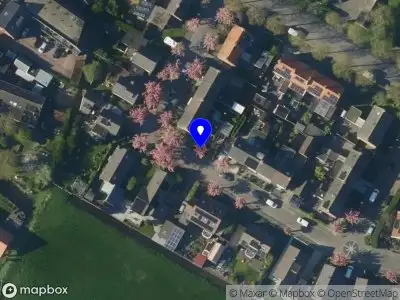 Ambulance met grote spoed naar de Van Duivenvoordestraat in Hensbroek