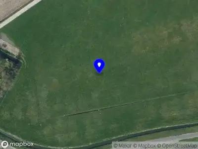 Ambulance met grote spoed naar de Welleweg in Heenvliet