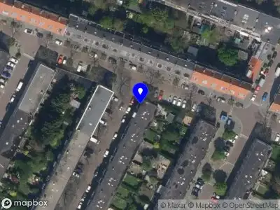 Ambulance met gepaste spoed naar de Schoklandsestraat in Rotterdam