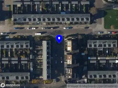 112 melding Brandweer met grote spoed naar de Jan Aarjensz Breedtstraat in Den Helder vanwege voertuigbrand