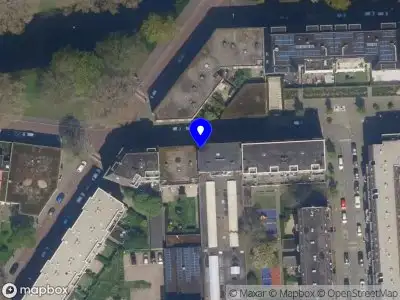 Ambulance met grote spoed naar de Koepelstraat in Rotterdam