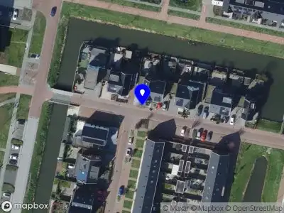 Ambulance met grote spoed naar de Viool in Oud-Beijerland