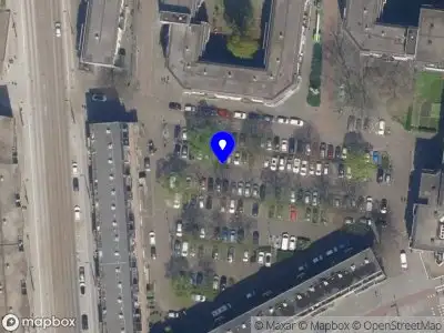 Ambulance met grote spoed naar de Dirk Smitsstraat in Rotterdam