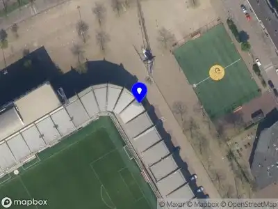 Brandweer met gepaste spoed naar de Spartapark-Oost in Rotterdam vanwege een buitenbrand