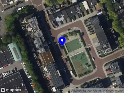 Ambulance met gepaste spoed naar de Arend Vijfvinkelplein in 's-Gravenhage