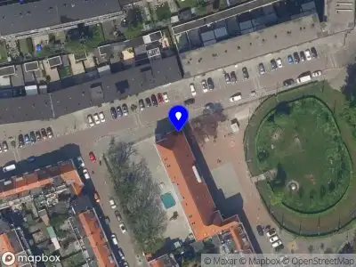 Ambulance met grote spoed naar de Spijkenissestraat in Rotterdam