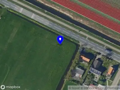 Ambulance met grote spoed naar de Pettemerweg in Burgerbrug